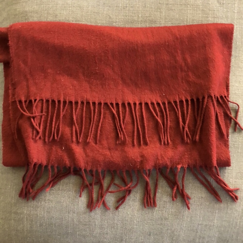 Burgundy flannel scarf - Picture 3 of 3
